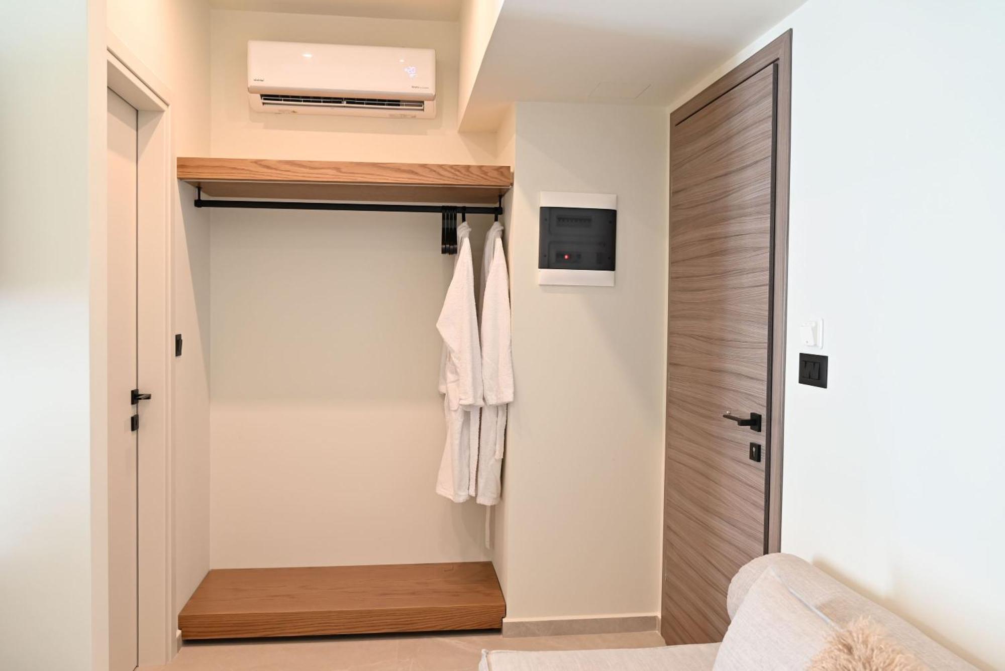 Rhotheon Suites In Ialysos  Bagian luar foto