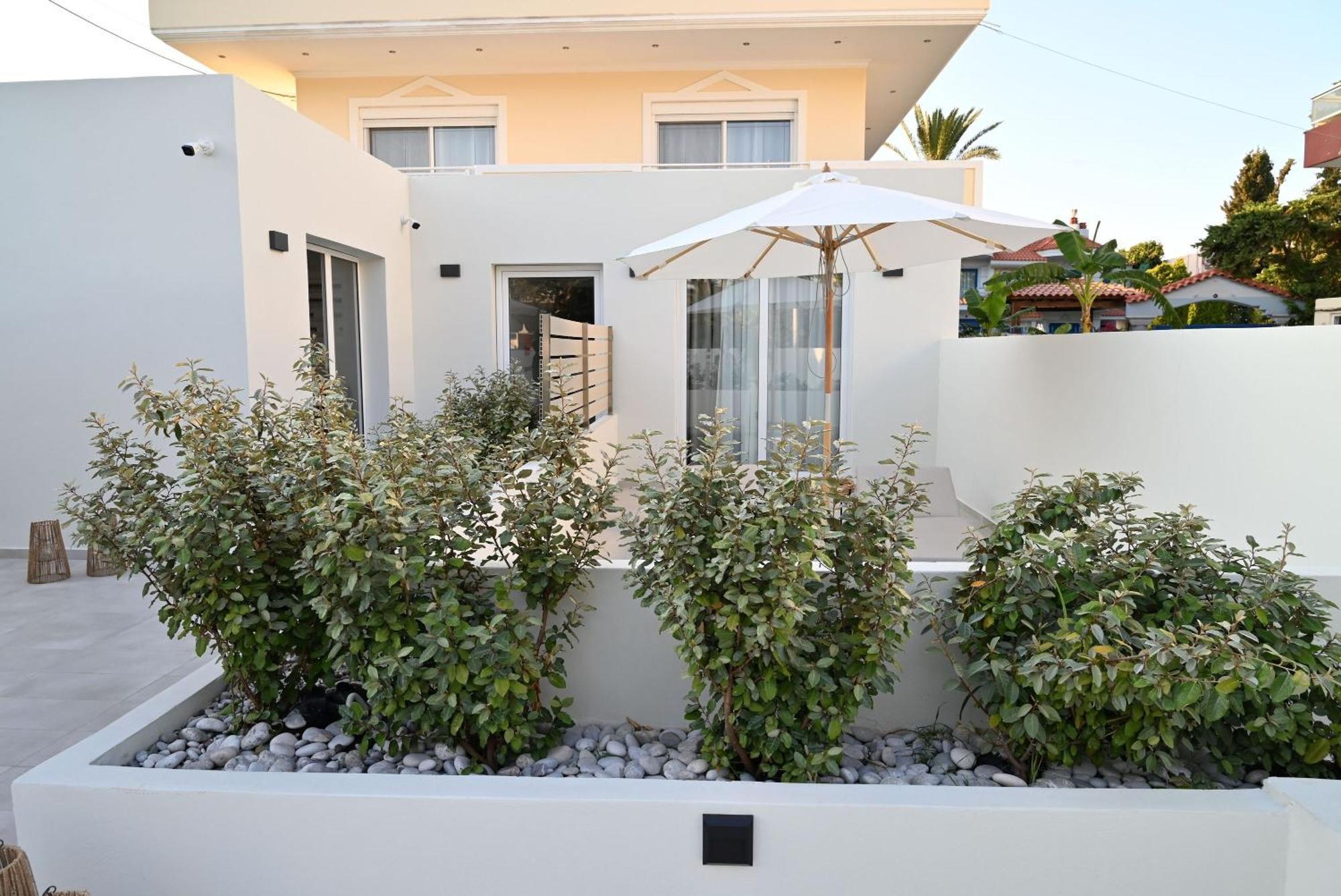Rhotheon Suites In Ialysos  Bagian luar foto